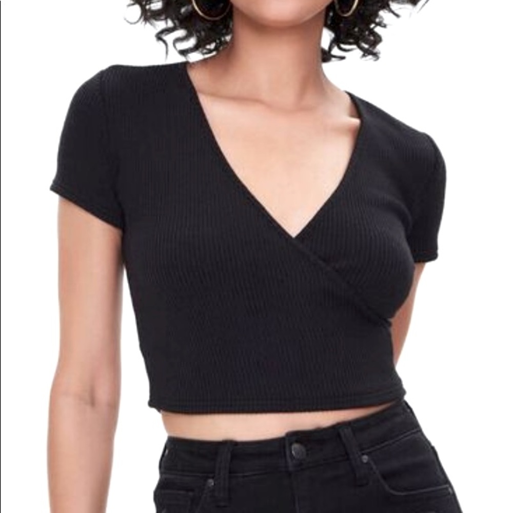 FOREVER 21 black crop top S